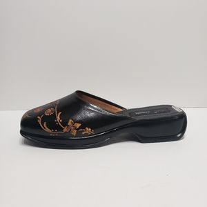 Washoes Women's leather slippers 9